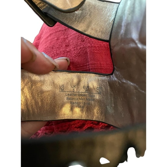 Calvin Klein Womens Leather Almond Toe Pump Heels Size 7US Brown - Picture 8 of 8